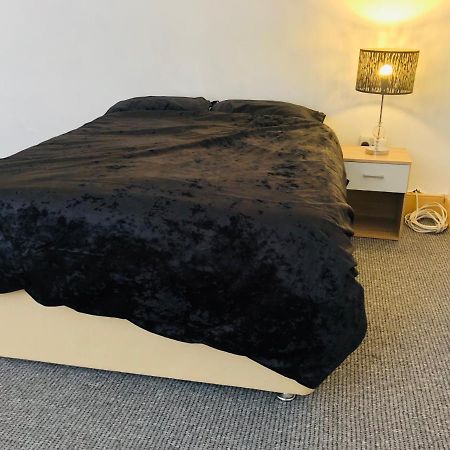 Emersons Green Shous Guest House מראה חיצוני תמונה