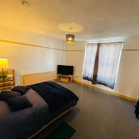 Emersons Green Shous Guest House מראה חיצוני תמונה